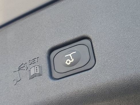 Certified 2024 Lincoln Nautilus Reserve w/ Equipment Group 202A image 8