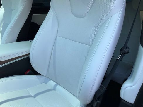 Used 2023 Tesla Model X AWD/4WD image 17