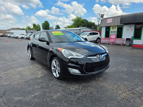 Used 2014 Hyundai Veloster w/ Technology Package 03 FWD image 7