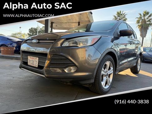 Used 2015 Ford Escape SE image 1