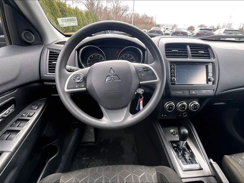 Used 2025 Mitsubishi Outlander Sport ES AWD/4WD image 17