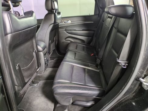 Used 2015 Jeep Grand Cherokee Limited w/ Luxury Group II image 25