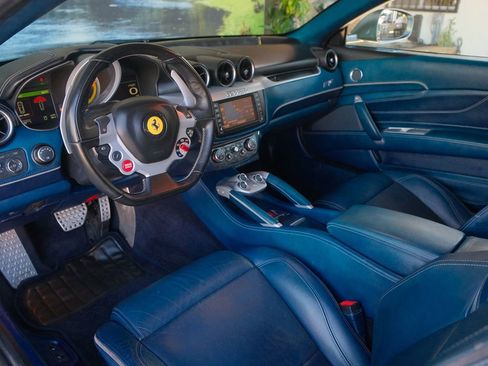 Used 2012 Ferrari FF image 12