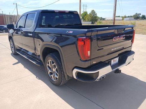 Used 2022 GMC Sierra 1500 SLT AWD/4WD image 3