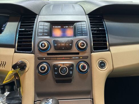 Used 2014 Ford Taurus SE image 16