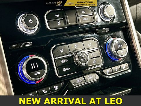 Used 2024 GMC Yukon XL Denali w/ Advanced Technology Package image 16