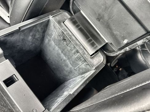 Used 2022 Ford Explorer XLT w/ Equipment Group 202A image 20