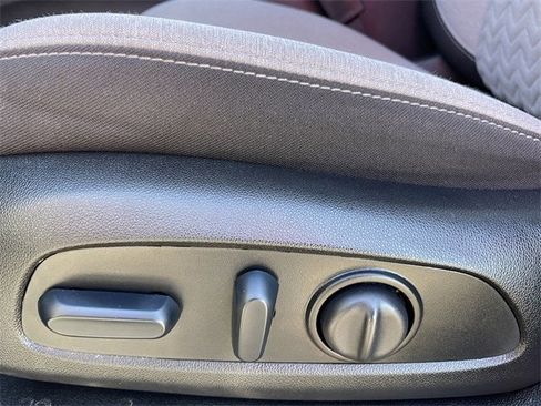 Used 2024 Chevrolet Equinox LT image 26