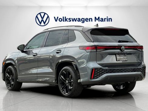 New 2026 Volkswagen Tiguan SE R-Line image 3