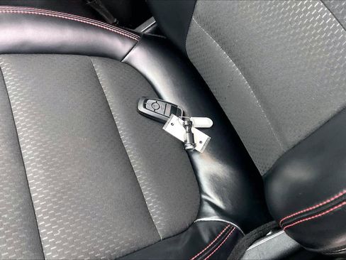 Used 2025 Ford Escape ST-Line FWD image 13