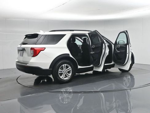 Certified 2023 Ford Explorer XLT RWD image 6