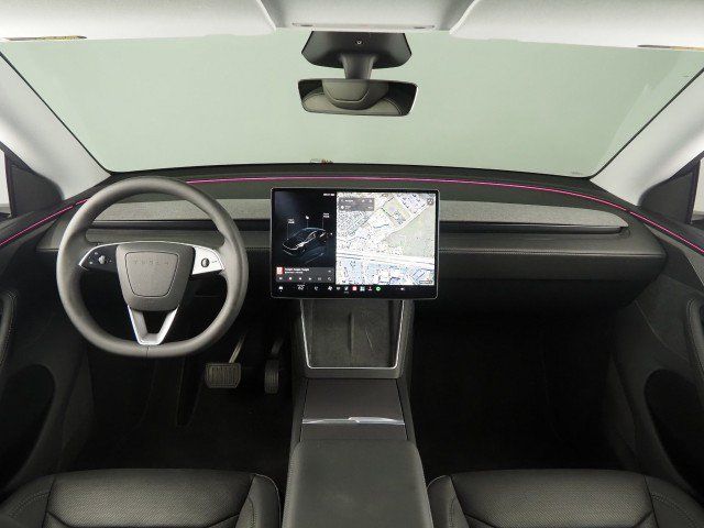 Used 2026 Tesla Model Y Long Range RWD image 3