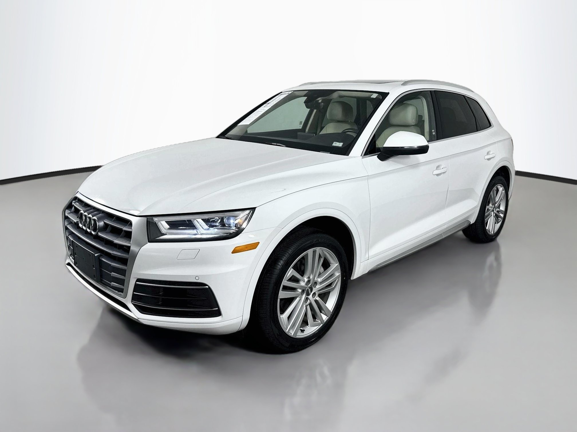 Used 2018 Audi Q5 2.0T Premium Plus w/ Premium Plus Package AWD/4WD image 3