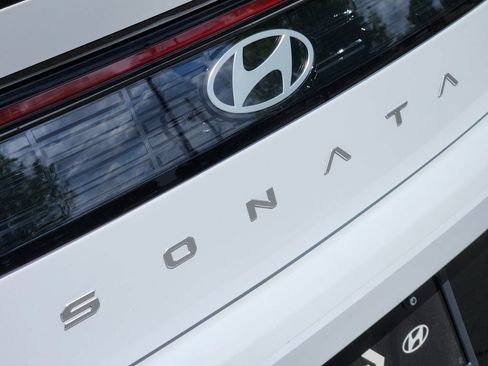 Certified 2025 Hyundai Sonata Limited FWD image 7