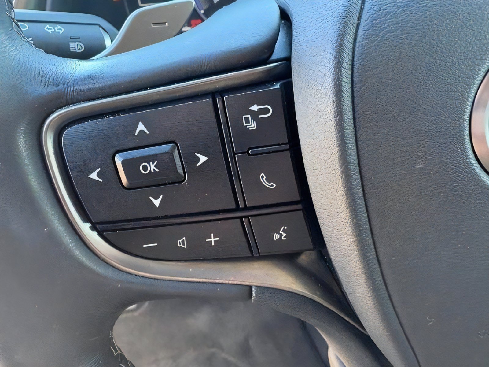 Used 2021 Lexus ES 300h w/ Premium Package FWD image 19