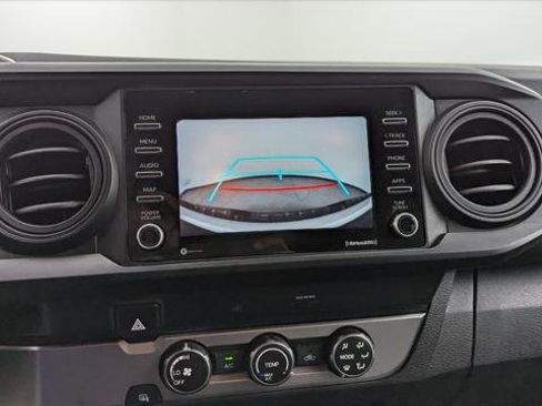 Used 2020 Toyota Tacoma SR image 22