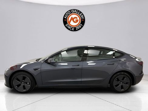 Used 2023 Tesla Model 3 Standard Range image 4