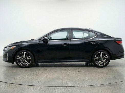 Used 2025 Nissan Sentra SV image 5