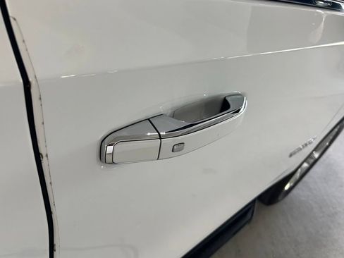 Used 2022 Chevrolet Tahoe Premier w/ Premium Package 2 RWD image 41