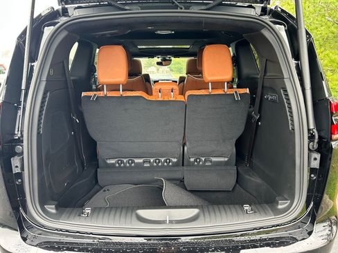 New 2026 Chrysler Pacifica Pinnacle AWD/4WD image 32