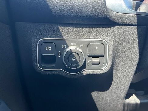 Used 2024 Mercedes-Benz EQB 250+ image 30