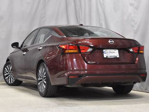 Used 2024 Nissan Altima 2.5 SV image 7
