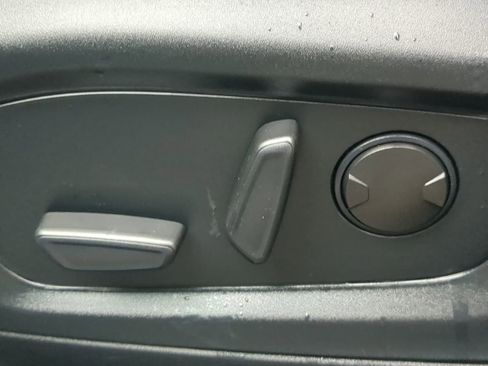 Certified 2022 Ford Explorer XLT image 28