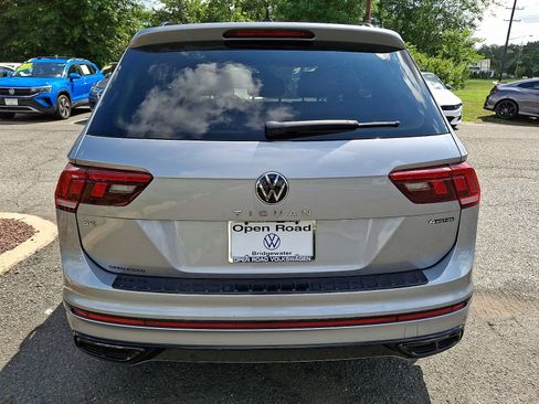 Certified 2024 Volkswagen Tiguan SE R-Line AWD/4WD image 5