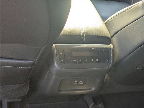 Used 2022 Nissan Pathfinder SL AWD/4WD image 15
