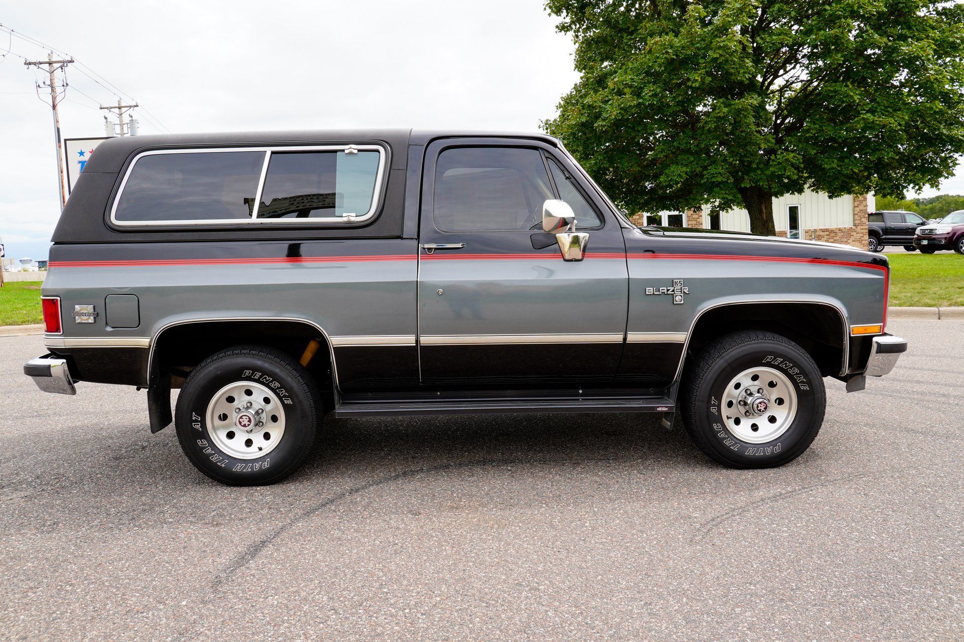 Used 1987 Chevrolet Blazer 4WD image 2