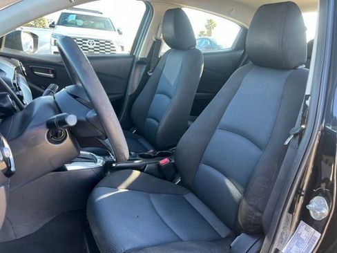 Used 2018 Toyota Yaris iA image 11