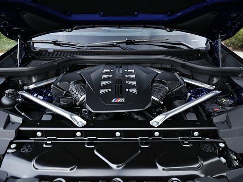 New 2026 BMW X5 M60i w/ Climate Comfort Package image 31