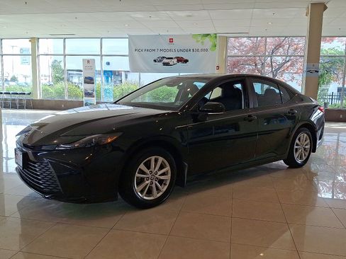 Certified 2025 Toyota Camry LE image 3