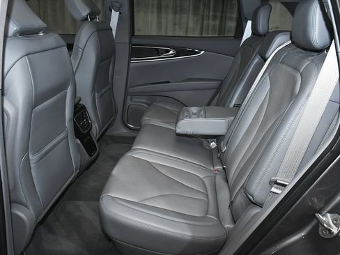 Used 2022 Lincoln Nautilus Reserve w/ Cargo Utility Package AWD/4WD image 45