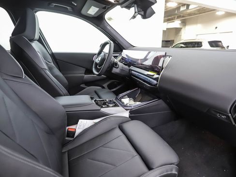 Used 2025 BMW X3 xDrive30i w/ Premium Package image 31