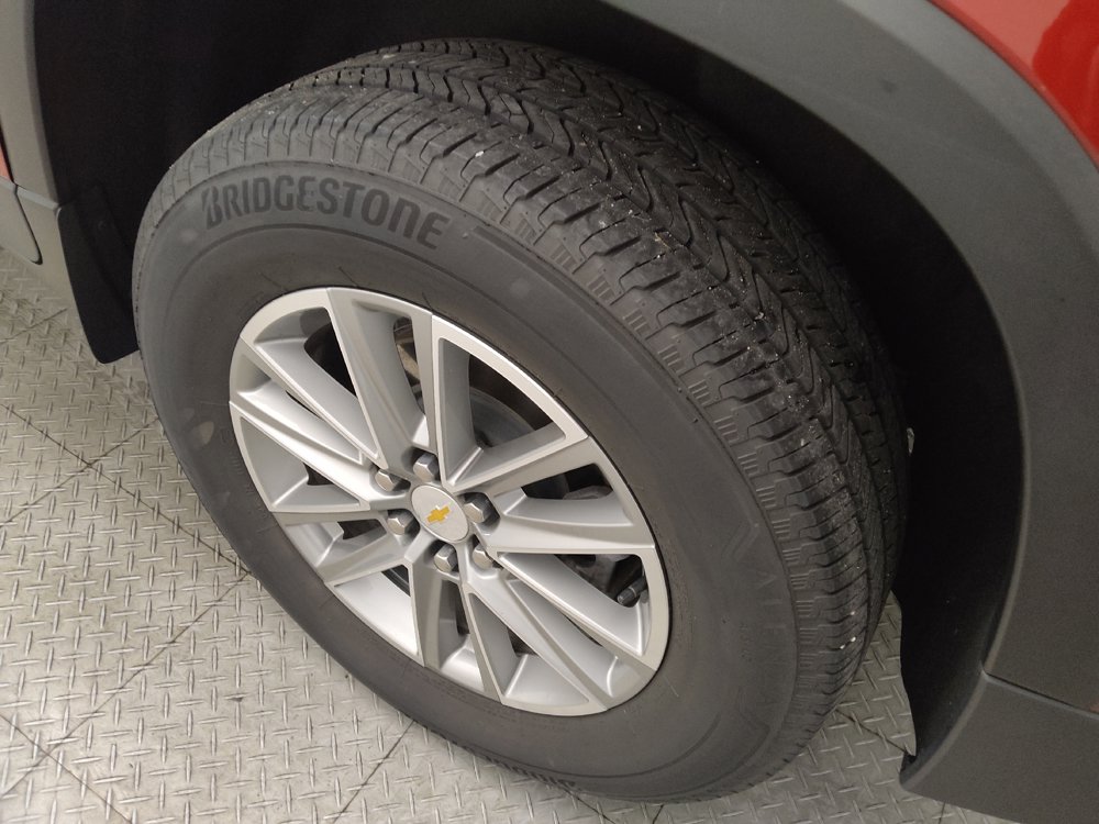 Used 2023 Chevrolet Traverse LT FWD image 31