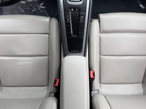 Used 2018 Porsche 718 Cayman image 43