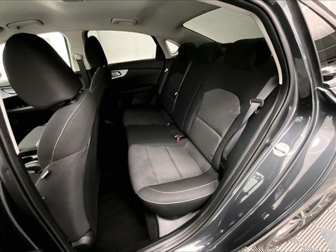 Used 2024 Kia Forte LXS w/ LXS Technology Package FWD image 18