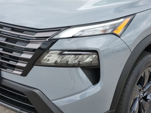 New 2026 Nissan Rogue SV FWD image 5