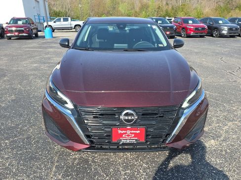 Used 2024 Nissan Altima 2.5 SV image 3