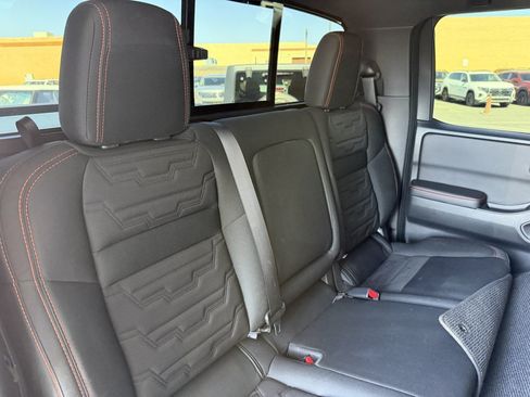 Used 2025 Nissan Frontier PRO-4X AWD/4WD image 38