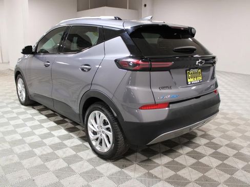 Used 2022 Chevrolet Bolt EUV LT w/ Driver Confidence Package image 7