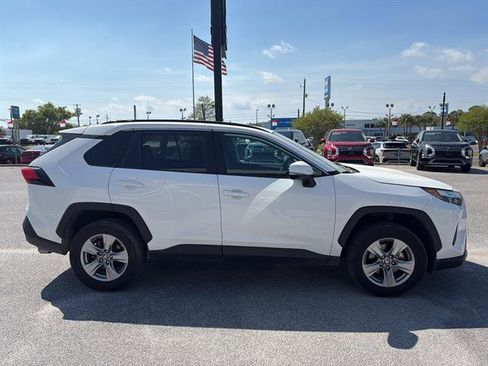 Used 2025 Toyota RAV4 XLE image 7