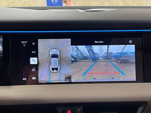 Used 2025 Porsche Macan 4 Electric image 35