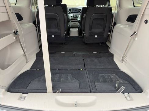 Used 2023 Chrysler Voyager LX FWD image 41