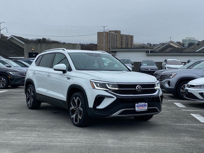 Certified 2022 Volkswagen Taos SEL w/ Panoramic Sunroof Package