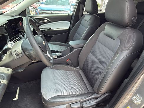 Used 2024 Chevrolet Trax LT w/ Driver Confidence Package FWD image 13