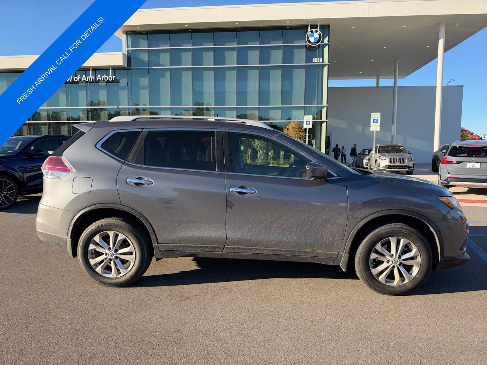 Used 2016 Nissan Rogue SV w/ SV Premium Package AWD/4WD image 3