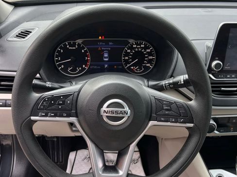 Used 2022 Nissan Altima 2.5 SV image 4