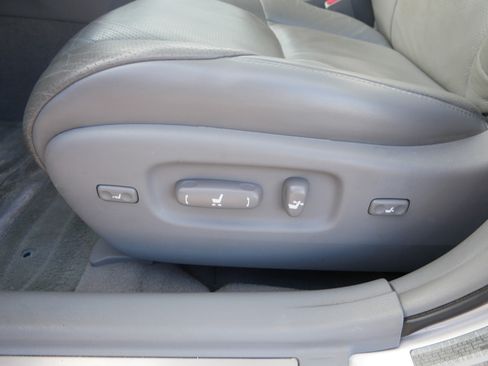 Used 2006 Toyota Avalon Limited FWD image 25